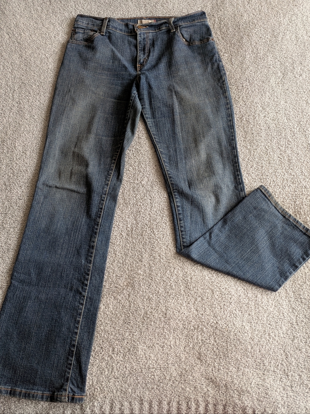 🌼B2G1🌼 Levi's Medium Indigo Bootcut Jeans with Contrast Stitching